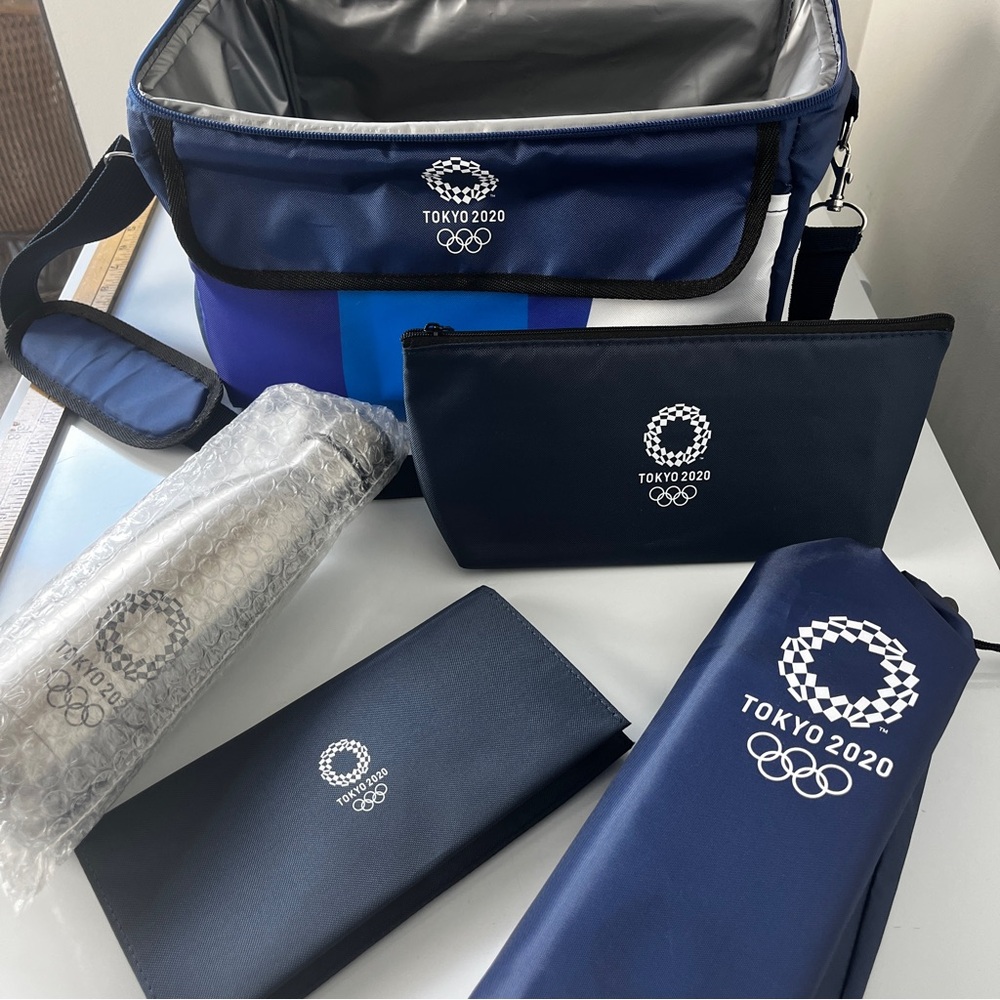 Tokyo 2020 Official Olympics Merch Game Day Set – Cooler Bag, Bottle – Unused